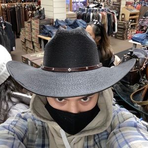 Meet your Posher, Ethan